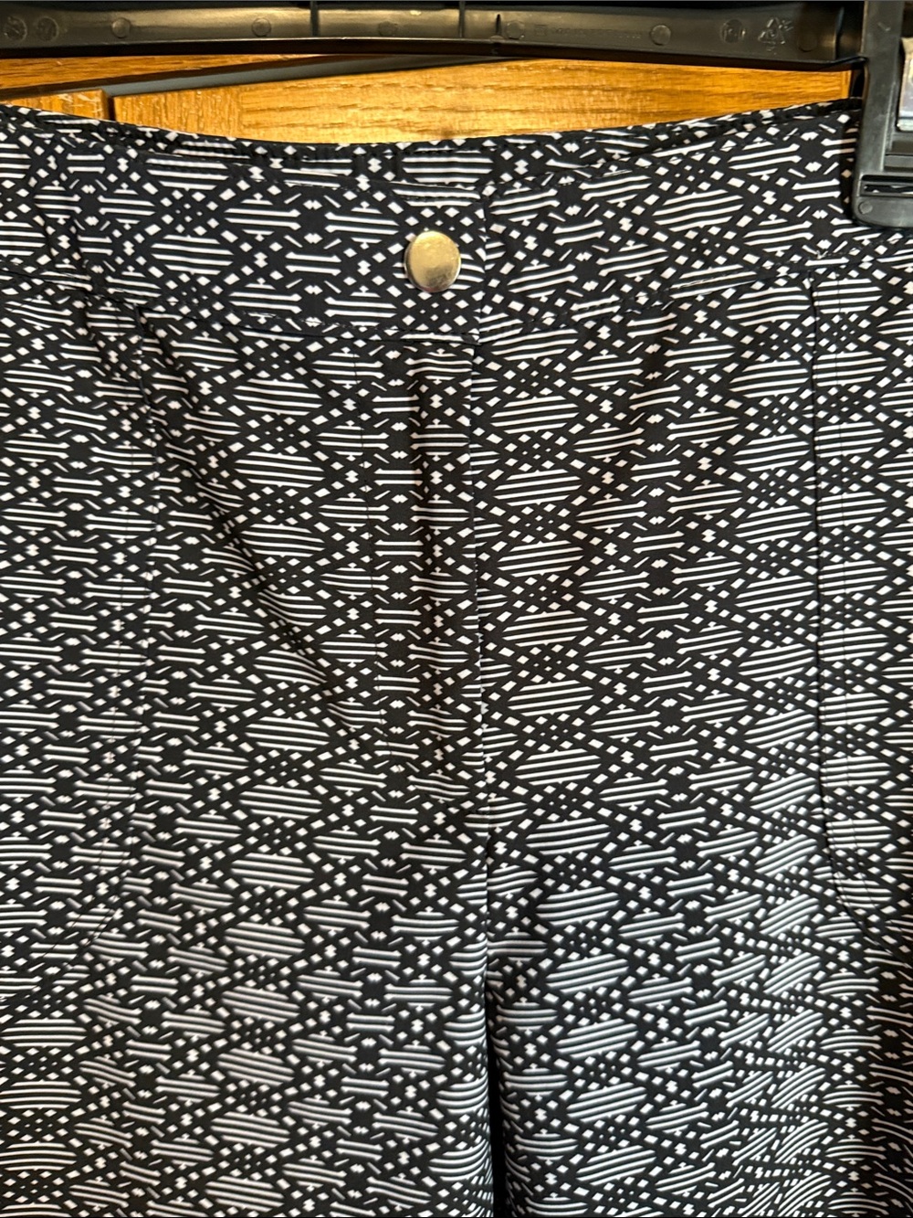 Weekends by Chico's-Black & White Patterned Pants & Sleeveless Full Zip Vest Set - Picture 11 of 14